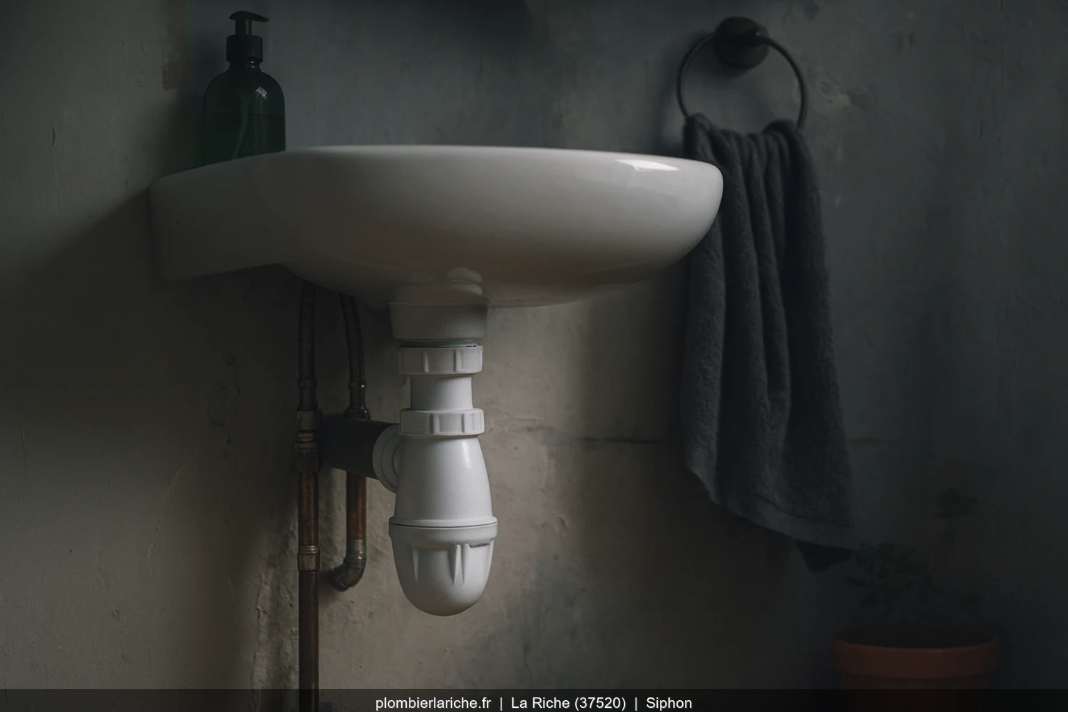 Remplacement Siphon Lariche 37520 - Plombier La Riche (37520) | plombierlariche.fr